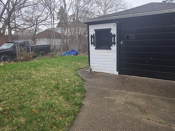 3rd image of 20230 Hull Ave