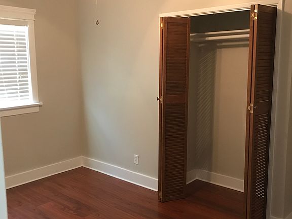 5th image of 1006 E 1st St