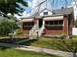 26086 E Huron River Dr, Flat Rock, MI 48134