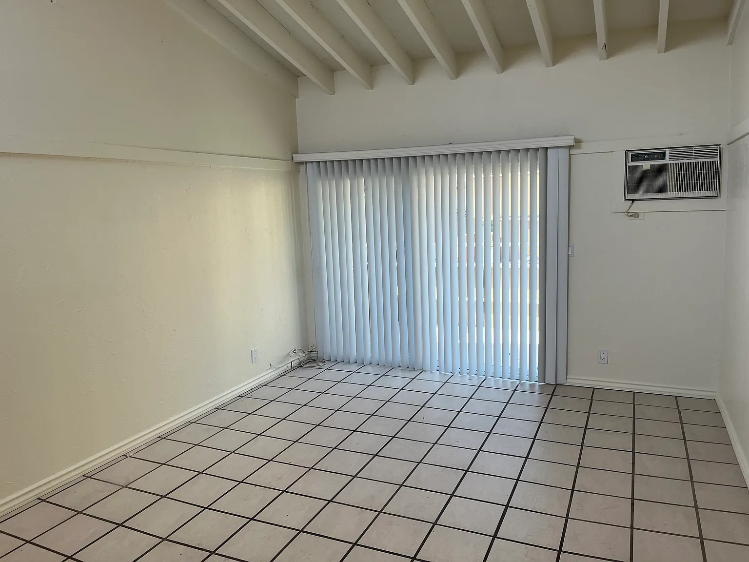 2 bed, 872 sqft, $2,675 — Photo 4