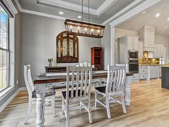 4th image of 6805 Carlyle Ct