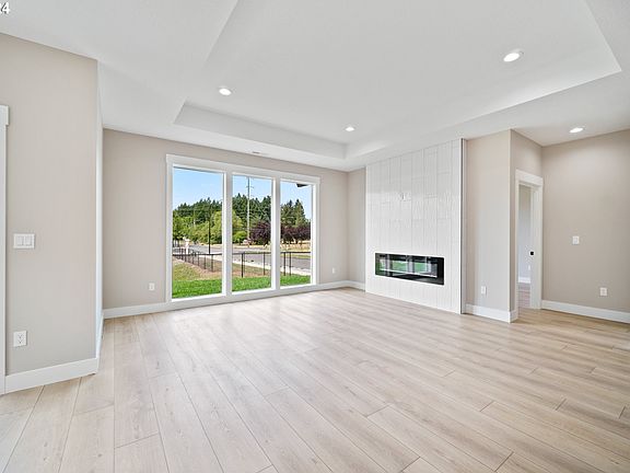 2nd image of 2422 NE 1st Ave