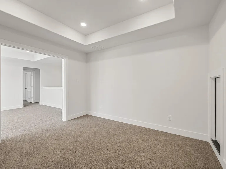 832 Sarasota Shore Dr — Photo 35