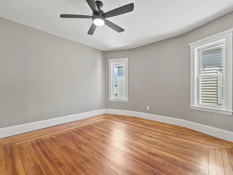 18 Lyon St #3 — Photo 9