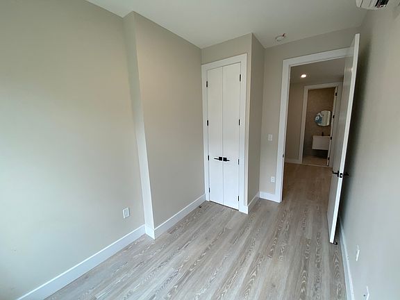4th image of 375 Knickerbocker Ave #2R