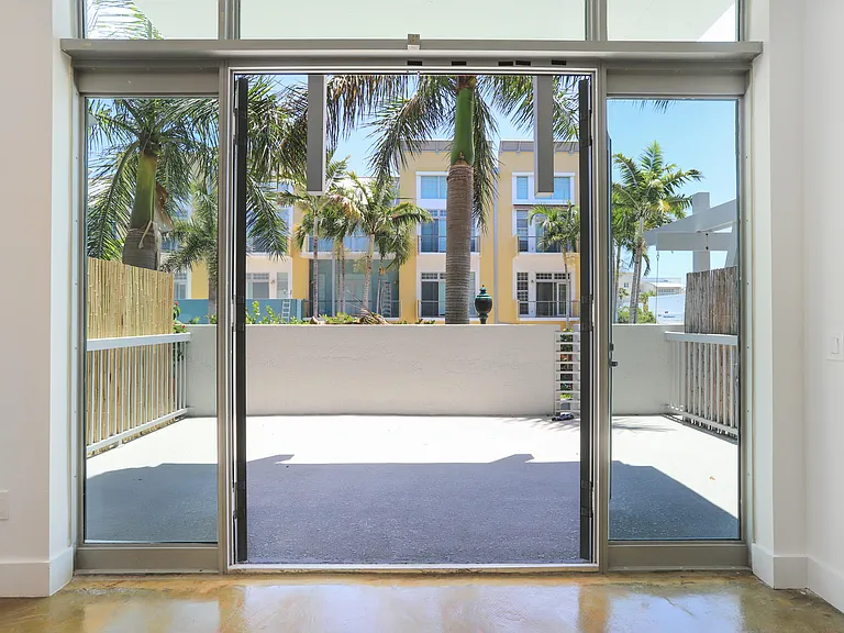 180 NE 4th Ave #204 — Photo 14