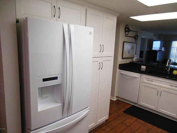 4th image of 4 Oceans West Blvd APT 706B
