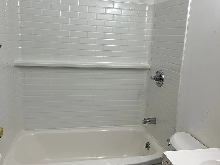 86 Langley St — Photo 6