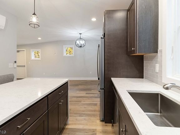 4th image of 46 S Park Pl Unit B-3