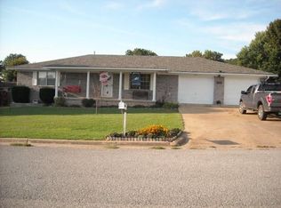 1218 Laura Ave, Berryville, AR 72616