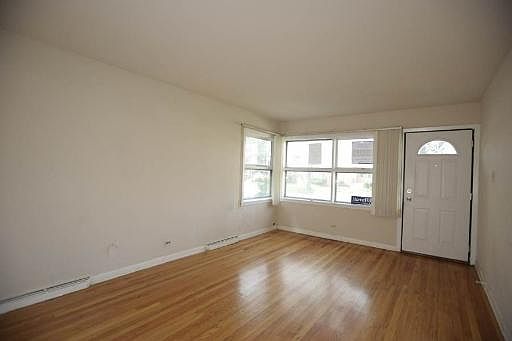 3rd image of 1025 32nd Ave