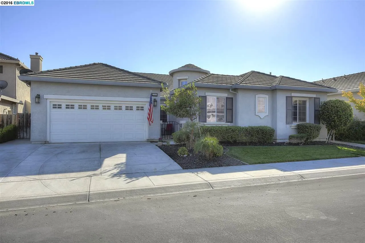 3044 Castle Rock Loop photo 1