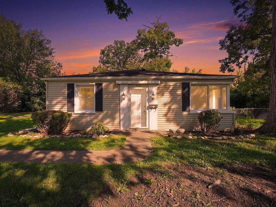 1st image of 633 Ridgewood Dr