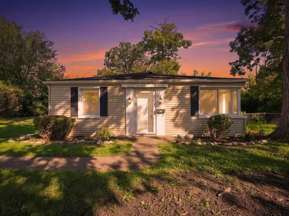 633 Ridgewood Dr, Fort Wayne, IN 46805
