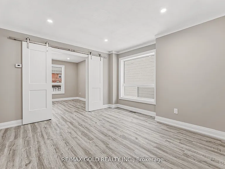 4445 Simcoe St — Photo 14