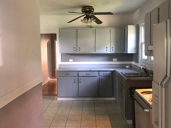 2nd image of 212 Richmond Ave
