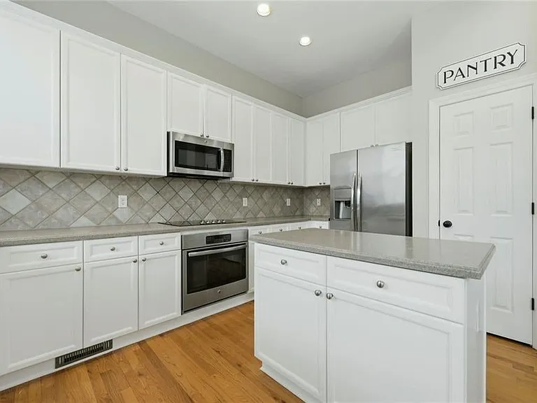 319 Creekbank Way SE — Photo 6
