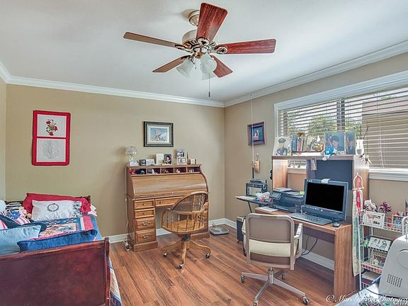 4th image of 3401 Lylac Ln