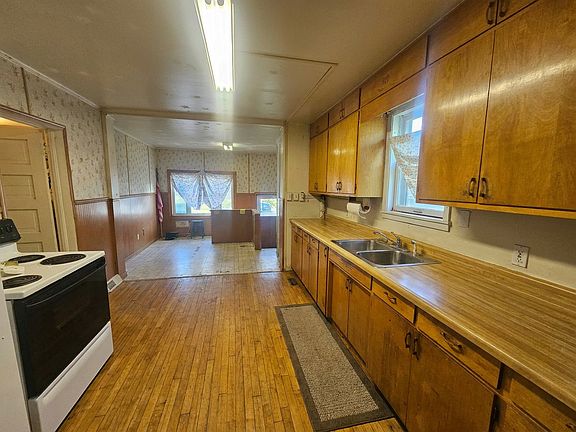 5th image of 406 4th St SW
