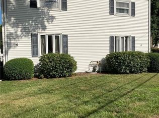 9 Trefoil Ct, Fairfield, CT 06825