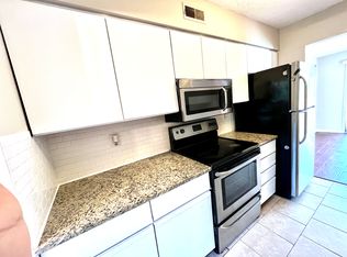 3660 Walden Dr, Lexington, KY 40517