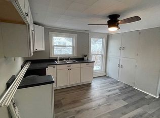 67 S Jackson St, Sabina, OH 45169