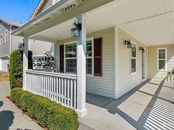 2nd image of 1418 Bethel Park Court NE