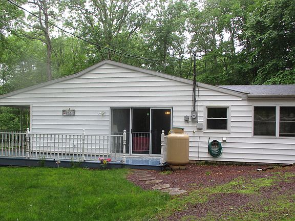 2nd image of 134 Horseshoe Dr