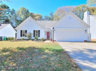 3807 Glen Lyon Dr, Matthews, NC 28105