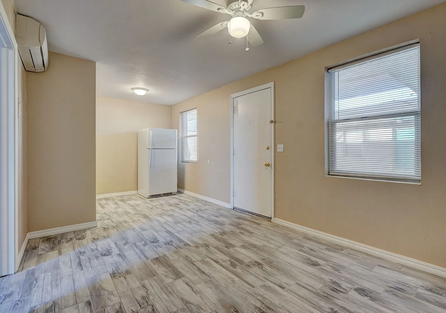 3131 N May Ave — Photo 4