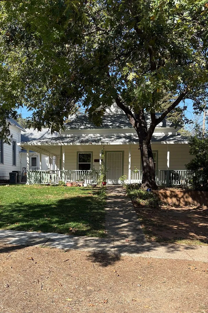 Charming 3-Bedroom Home in the Heart of Colfax! — Photo 1