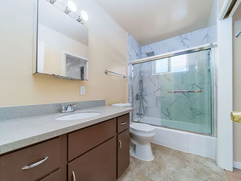 877 Miller Ave — Photo 17