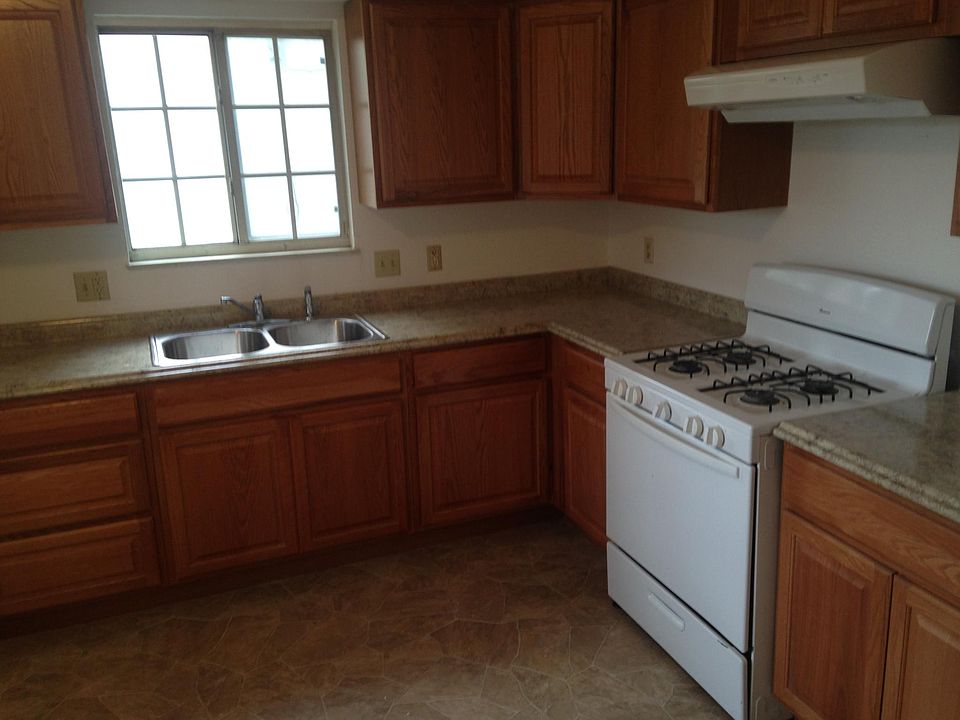 2nd image of 5653 Ryewyck Dr APT 2