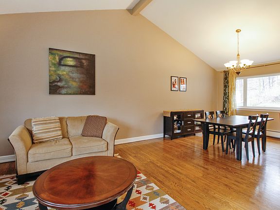 5th image of 2209 Sultana Dr