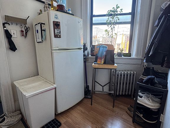 4th image of 160 1st Ave APT 4A