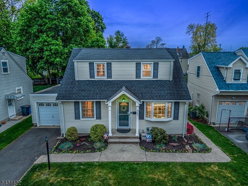 1st image of 524 Farley Ave