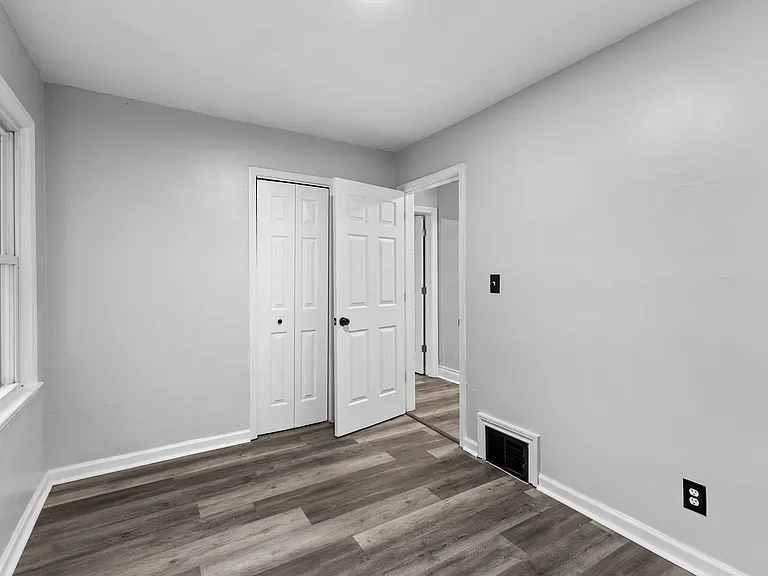 929 White Ave — Photo 19