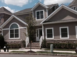 84 Pilot Lane, Staten Island, NY 10309