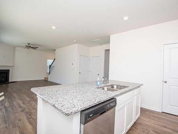 5th image of 2613 Red Bay Way