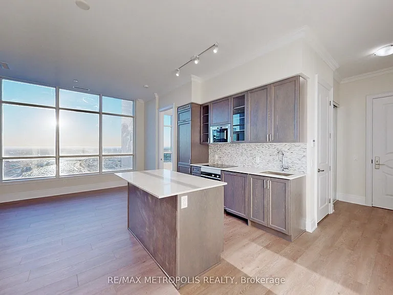 9075 Jane St #Penthouse 08 — Photo 11