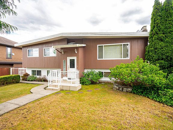 2nd image of 6565 Sumas Dr