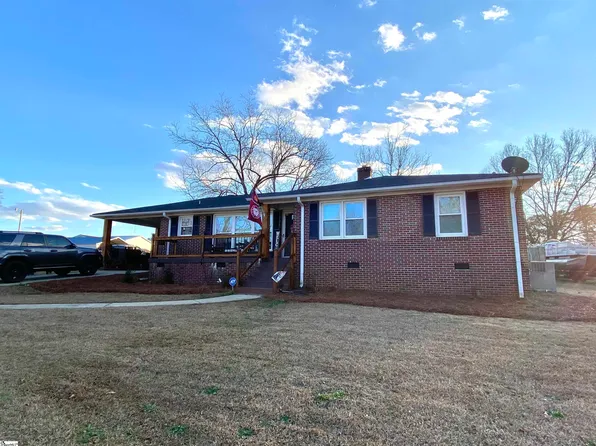 216 King Dixon St, Laurens, SC 29360