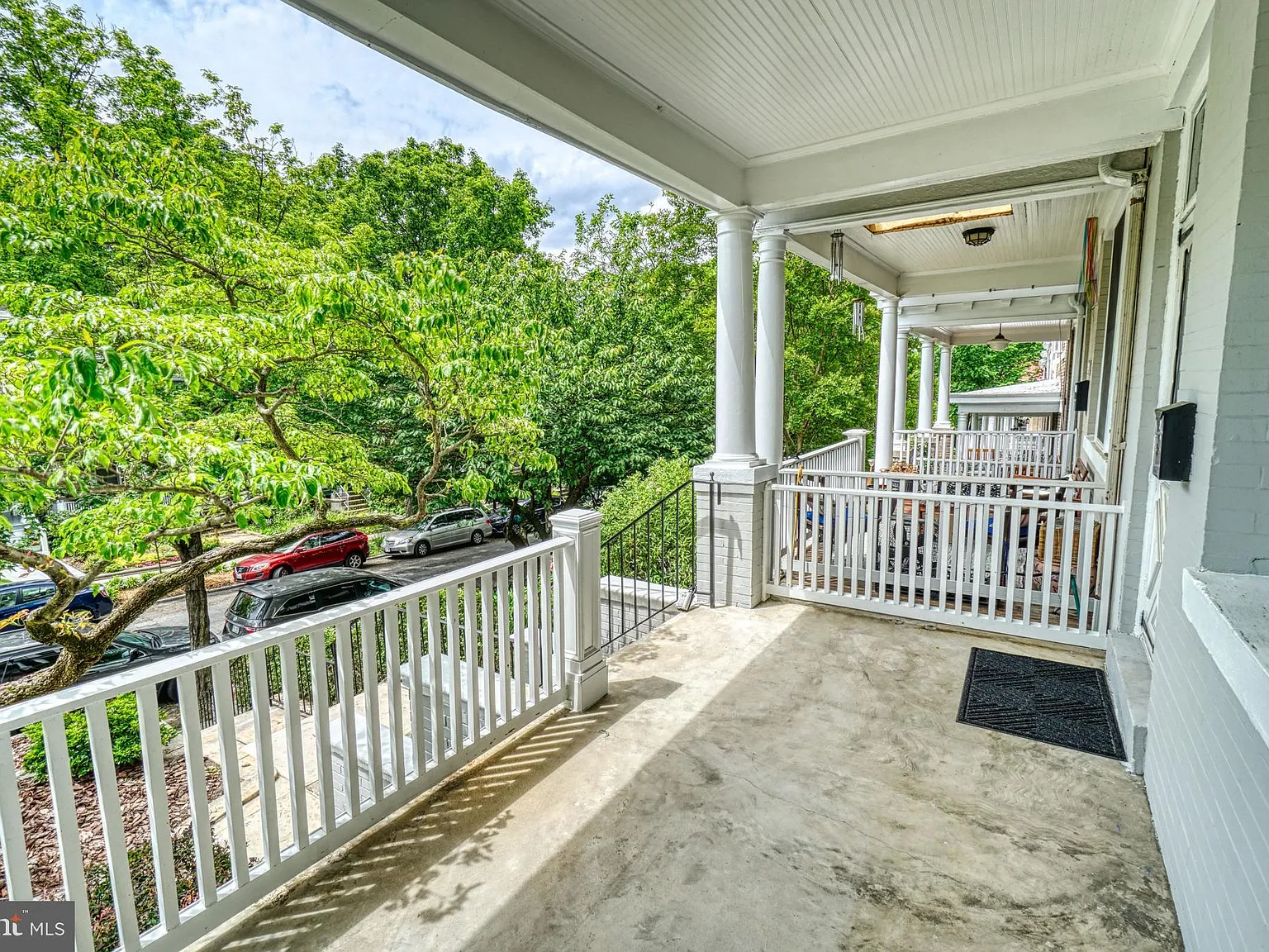 4 bed, 2.0 bath, 2356 sqft, $5,800 — Photo 4