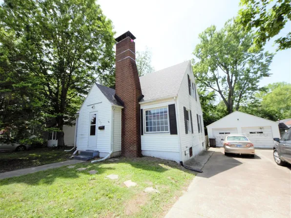 202 N Oakland Ave, Carbondale, IL 62901