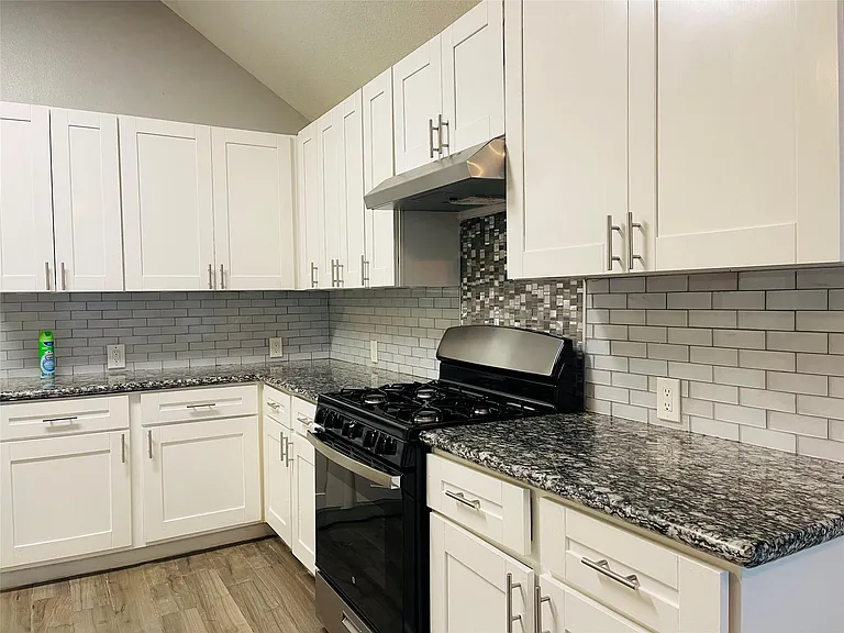 20803 Lavenderwood Dr — Photo 14