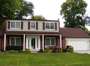 613 McIntyre Ln, Maumee, OH 43537