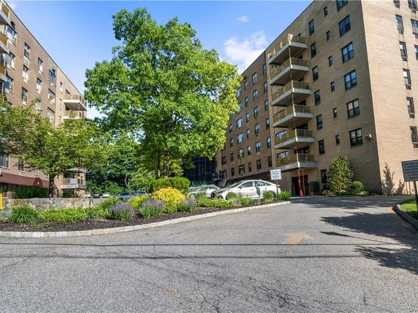 35 Stewart Place #201, Mount Kisco, NY 10549