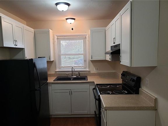 4th image of 344 Woodview Ave #B