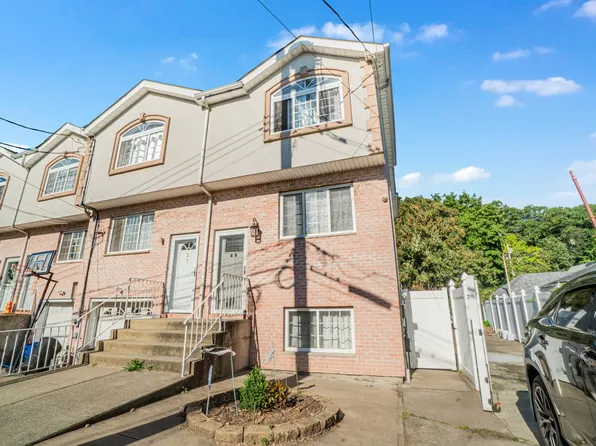 23 Deirdre Court image 2 of 25