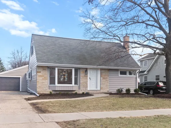 219 N Pine St, Mount Prospect, IL 60056